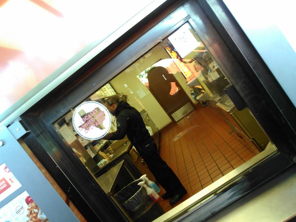 Jack in the Box | restaurant | 5410 N Shepherd Dr, Houston, TX 77091, USA | 2819011763 OR +1 281-901-1763