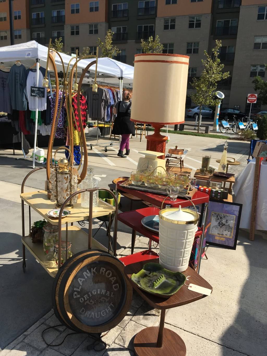 Neighborhood Flea (2nd Sundays May - October) | restaurant | 26th Street and, Railroad St, Pittsburgh, PA 15222, USA | 4122544464 OR +1 412-254-4464