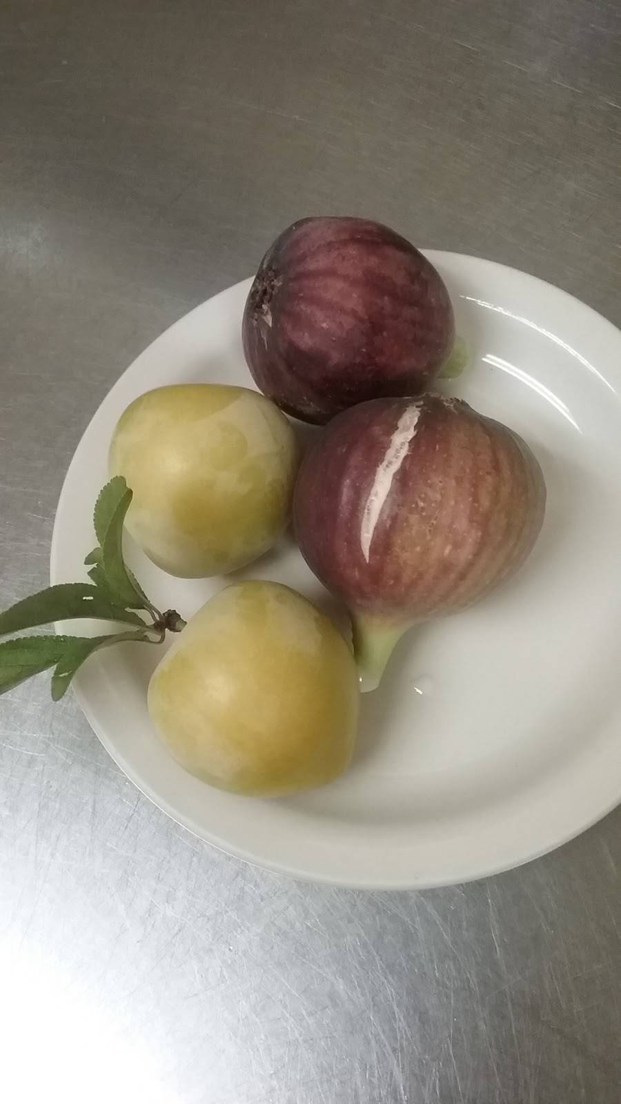 Country Carriage Restaurant | restaurant | 9237 Miller Rd, Swartz Creek, MI 48473, USA | 8106352431 OR +1 810-635-2431