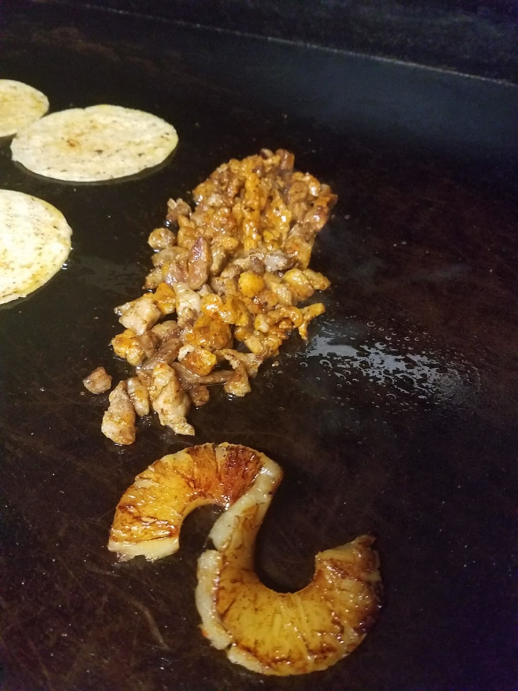 Rock N Taco | restaurant | 902 E Bender Blvd, Hobbs, NM 88240, USA | 5753906816 OR +1 575-390-6816