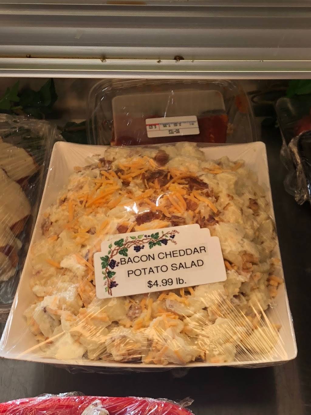 Red’s Emporium | restaurant | 1514 Tremont St, Duxbury, MA 02332, USA | 7819341313 OR +1 781-934-1313