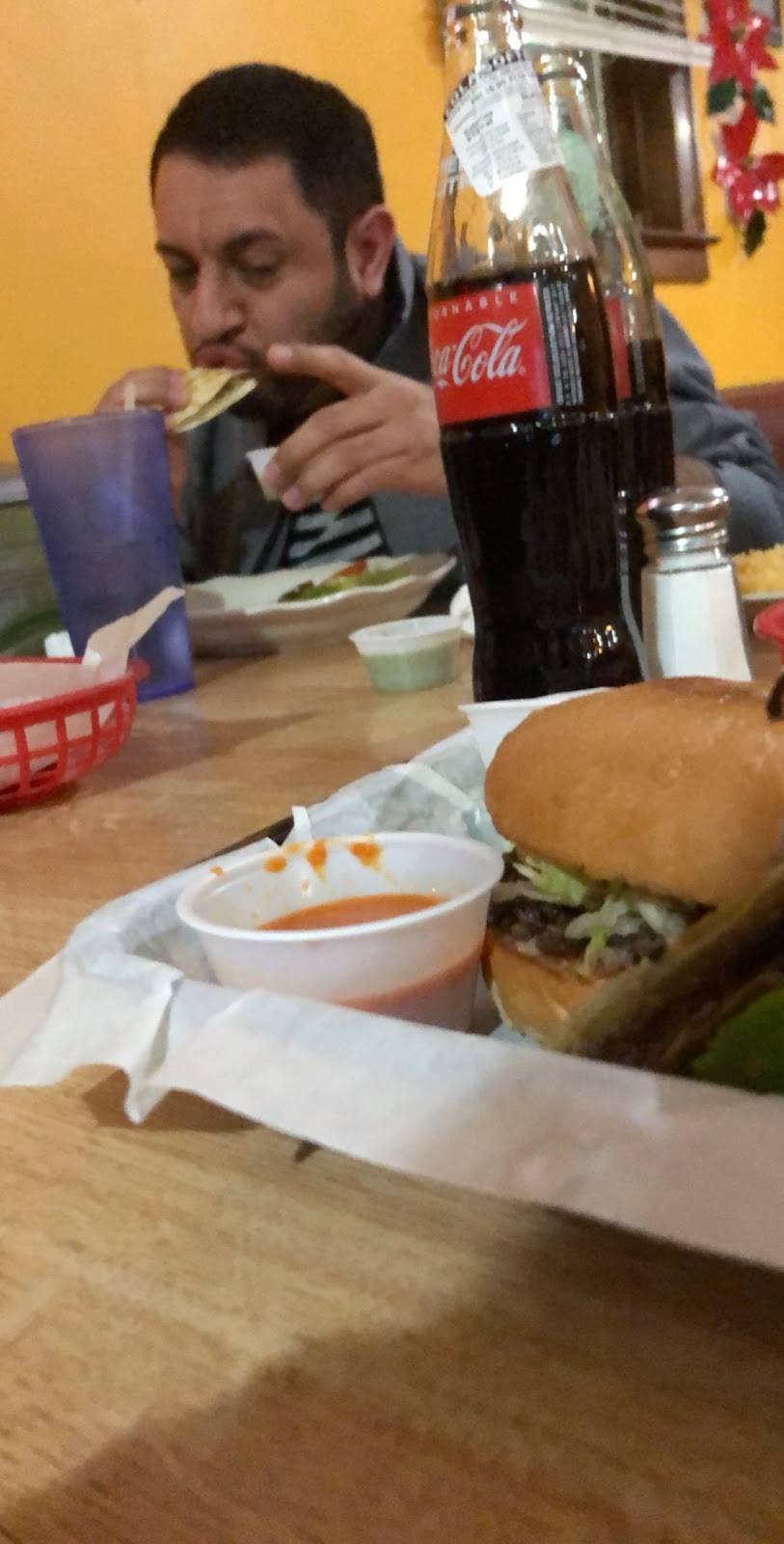 Taqueria El Chavo | restaurant | 2411 I St, Omaha, NE 68107, USA | 4027310176 OR +1 402-731-0176