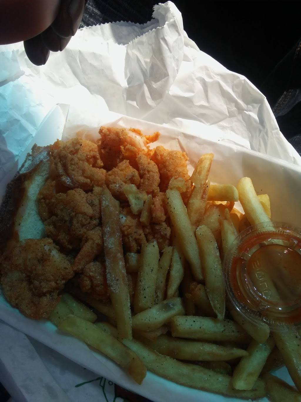 Harolds Chicken Shack | restaurant | 6690 Broadway, Merrillville, IN 46410, USA | 2194556188 OR +1 219-455-6188