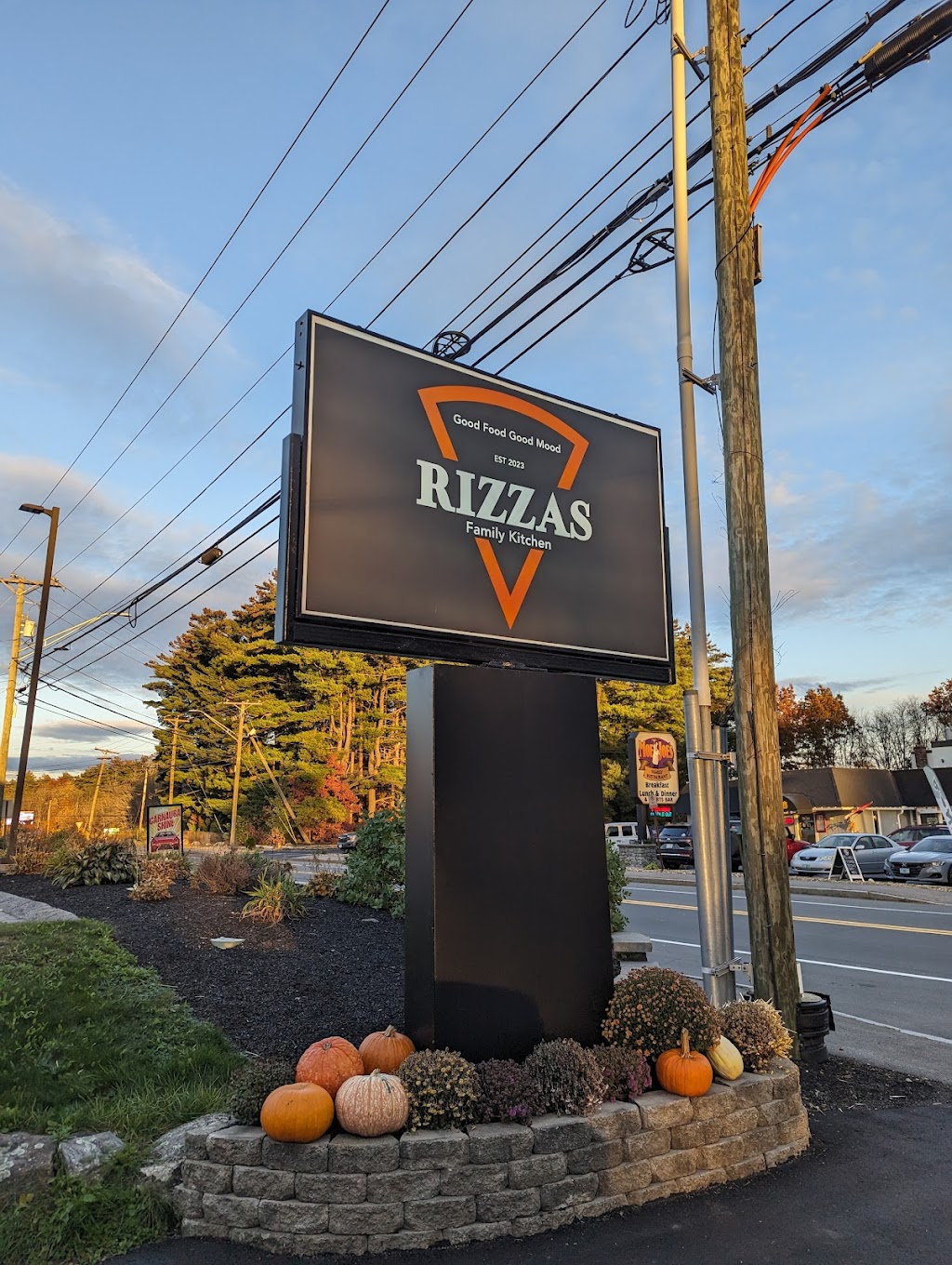 Rizzas Pizza | meal delivery | 2160 Candia Rd, Manchester, NH 03109, USA | 6036667332 OR +1 603-666-7332