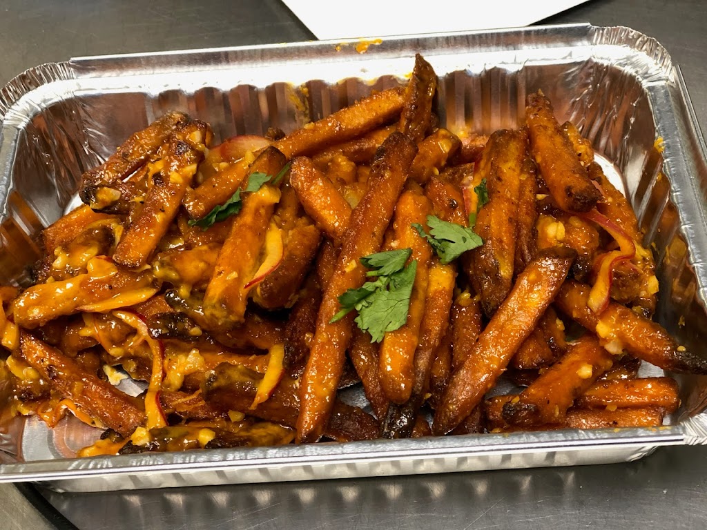 Pizza Twist - Sterling, VA | restaurant | 46005 Regal Plaza Suite 130, Sterling, VA 20165, USA | 5714417700 OR +1 571-441-7700