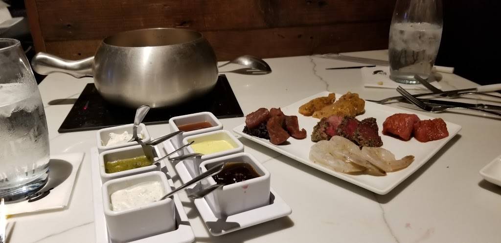 The Melting Pot | restaurant | 8889 Gateway Blvd W #2320, El Paso, TX 79925, USA | 9152064647 OR +1 915-206-4647