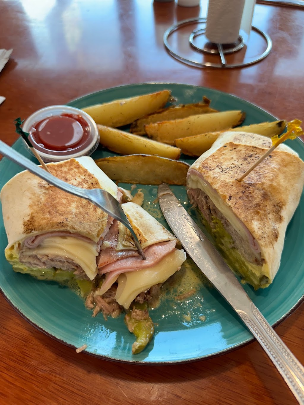 The V | restaurant | 2200 N Roosevelt Blvd, Key West, FL 33040, USA | 3052949968 OR +1 305-294-9968