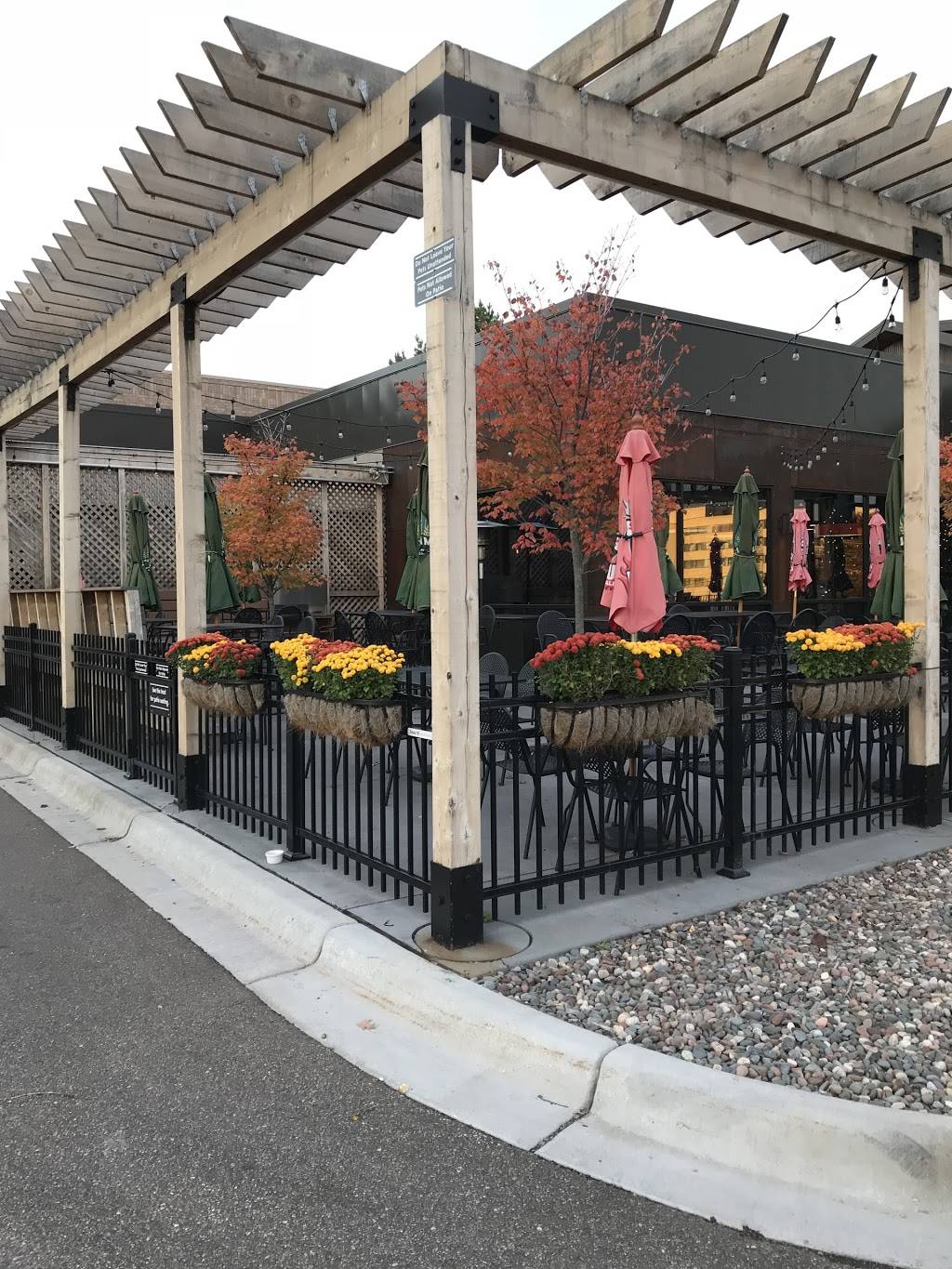 Grumpys Bar & Grill | restaurant | 2801 Snelling Ave, Roseville, MN 55113, USA | 6513791180 OR +1 651-379-1180