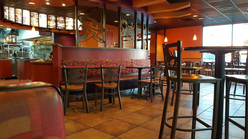 Taco Bell | meal takeaway | 8695 E Arapahoe Rd, Greenwood Village, CO 80112, USA | 3032209240 OR +1 303-220-9240