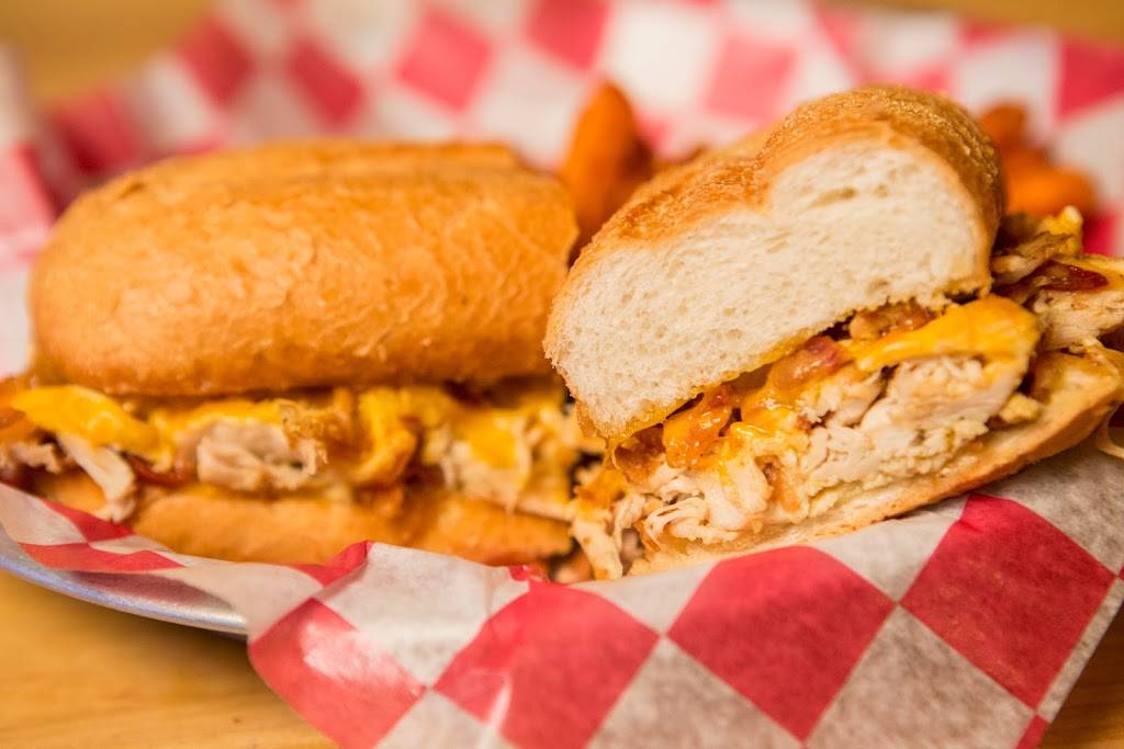 The Country Club | restaurant | 3462 N Clark St, Chicago, IL 60657, USA | 7739752010 OR +1 773-975-2010