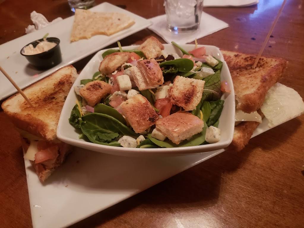 Scene 1 Restaurant and Lounge | restaurant | 5526 W North Ave, Milwaukee, WI 53208, USA | 4143234321 OR +1 414-323-4321