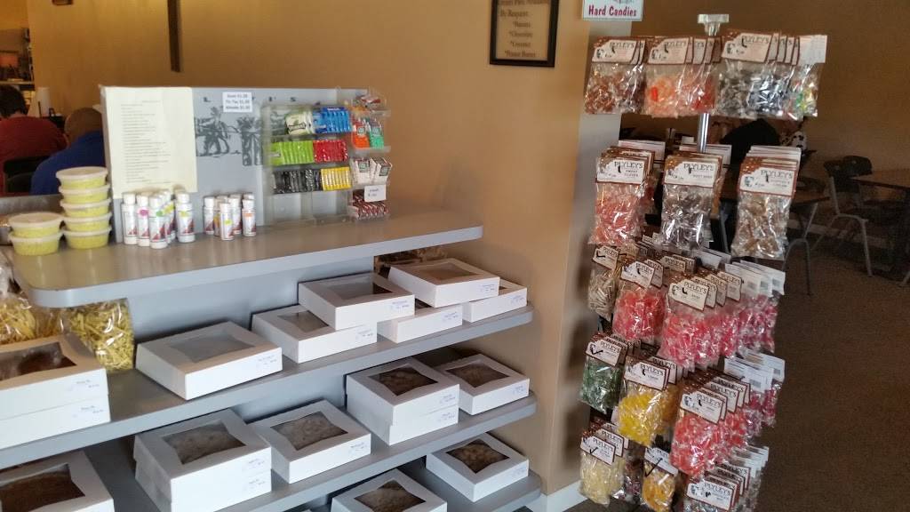 Dutch Pantry | bakery | 10 W Main St, Chouteau, OK 74337, USA | 9184766441 OR +1 918-476-6441