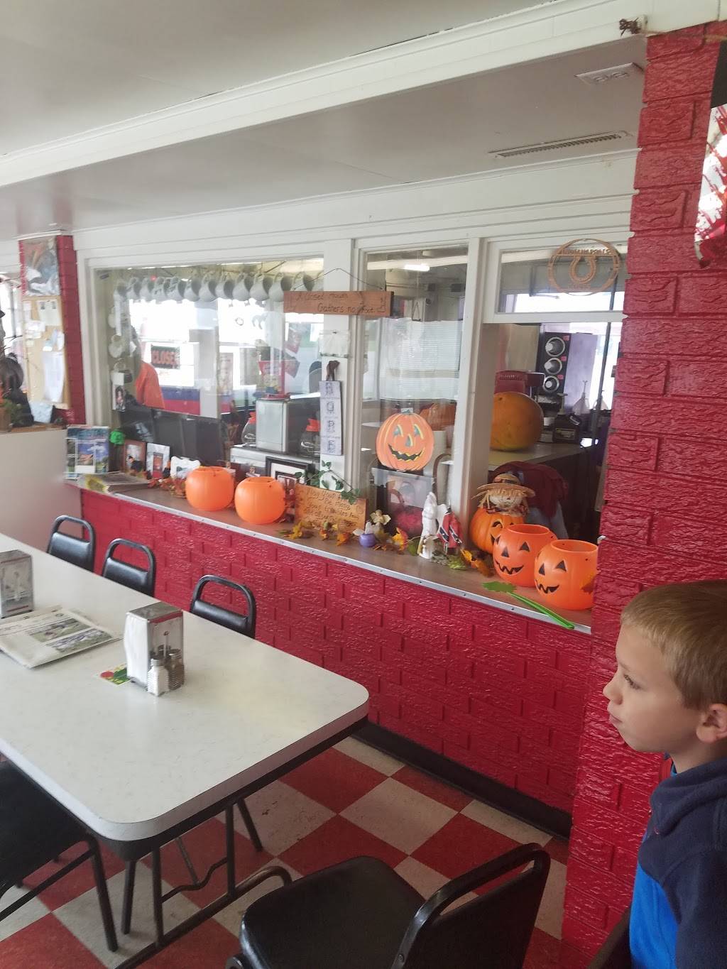 Charlies Drive-In | restaurant | 160 Morton Ave, Martinsville, IN 46151, USA | 7653424313 OR +1 765-342-4313