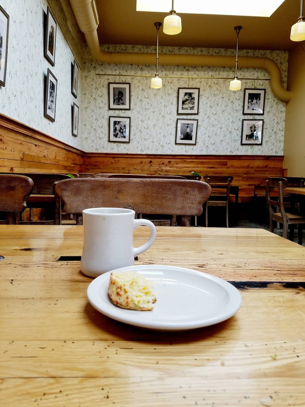 Heirloom Bakery & Hearth | bakery | 401 E 63rd St, Kansas City, MO 64110, USA | 8164927259 OR +1 816-492-7259