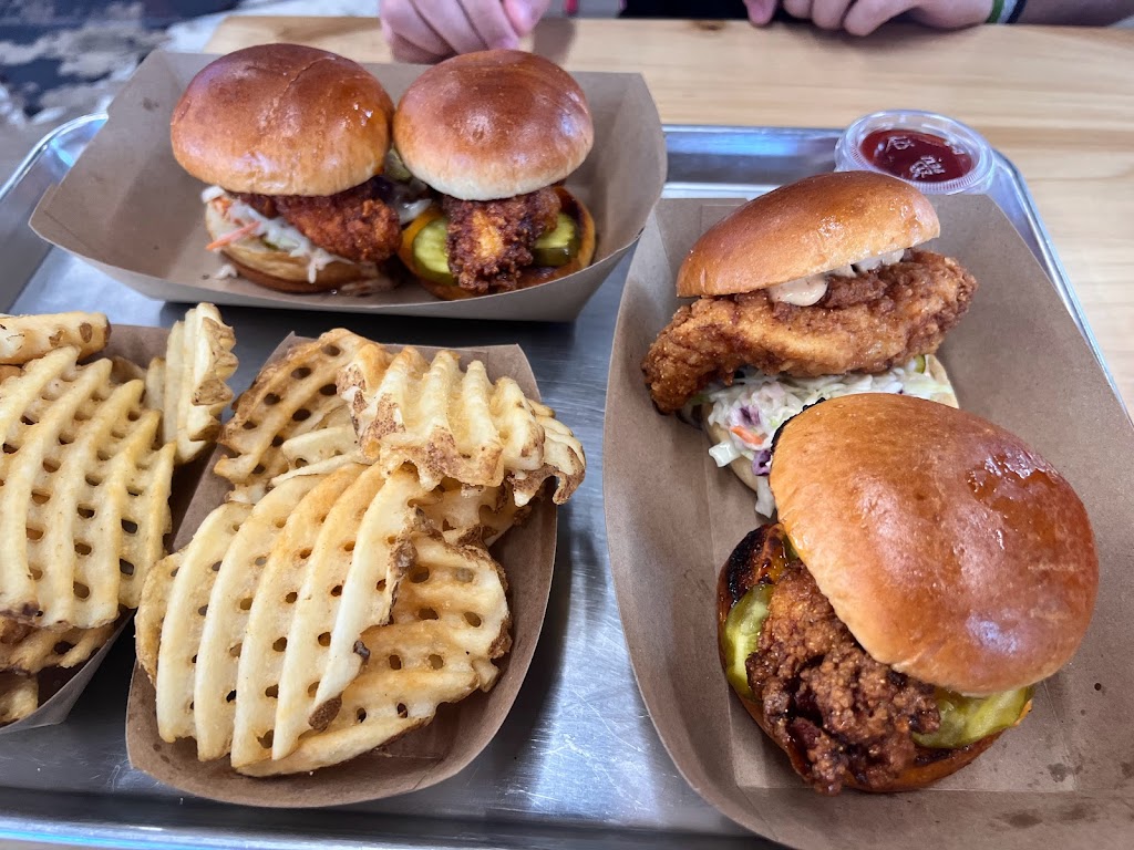 Holy Cluck Dearborn Hts | restaurant | 25827 W Warren St, Dearborn Heights, MI 48127, USA | 3139081495 OR +1 313-908-1495