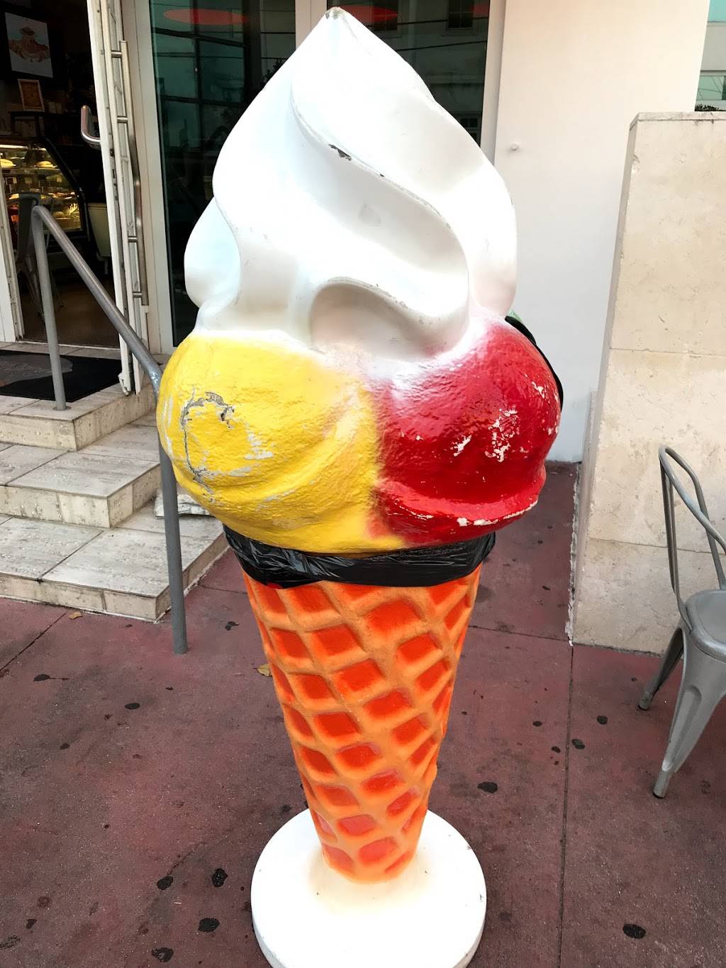 Gelato-go South Beach | cafe | 458 Ocean Dr, Miami Beach, FL 33139, USA | 3053978648 OR +1 305-397-8648