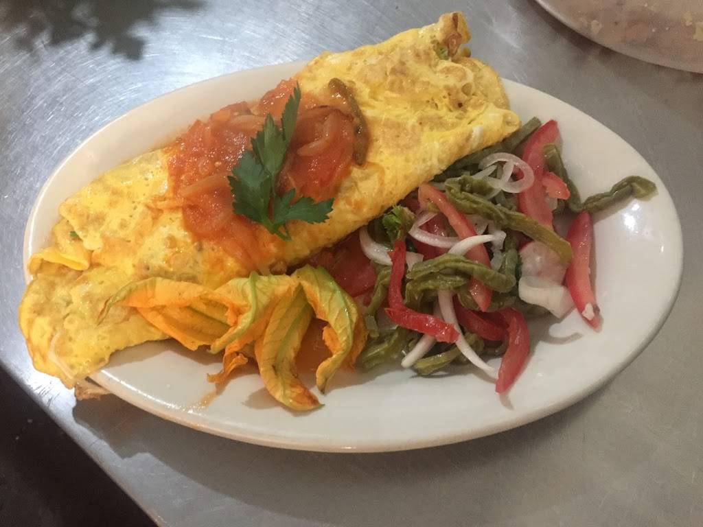 La Guelaguetza en Rosarito | restaurant | Manuel Ávila Camacho 126, Machado Sur, 22710 Rosarito, B.C., Mexico | 016611200708 OR +52 661 120 0708