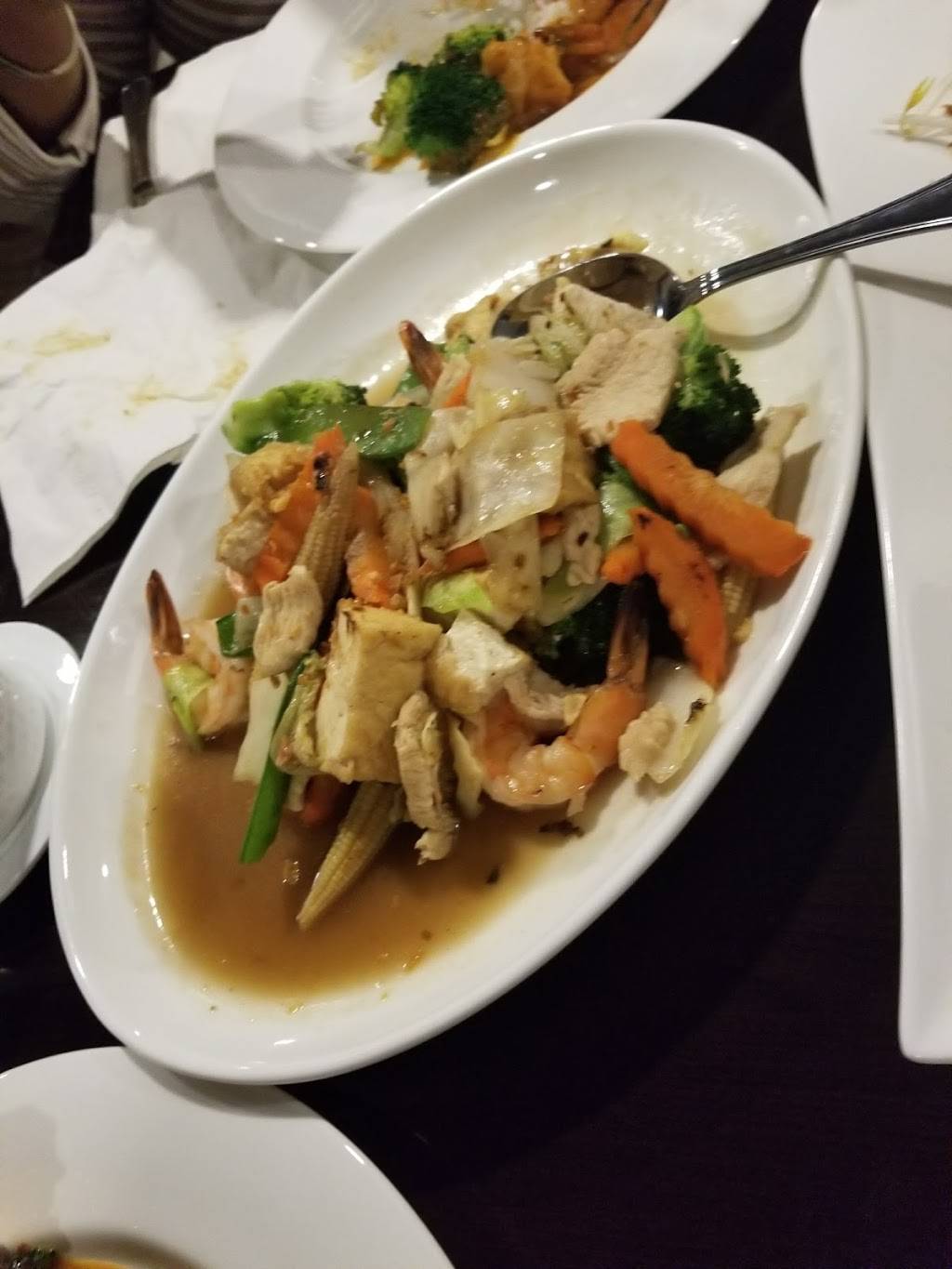 Silk Thai Restaurant | restaurant | 2210 Fontaine Ave, Charlottesville, VA 22903, USA | 4349778424 OR +1 434-977-8424