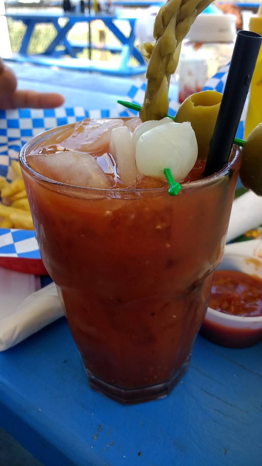 Heidis Outrigger Marina and Saloon | restaurant | 17641 Sherman Island East Levee Rd, Rio Vista, CA 94571, USA | 9167774646 OR +1 916-777-4646