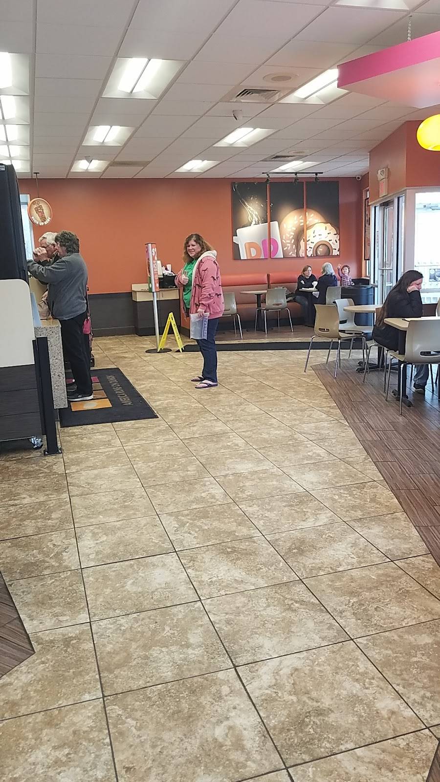 Dunkin | bakery | 855 S Broadway, Wind Gap, PA 18091, USA | 6108636359 OR +1 610-863-6359