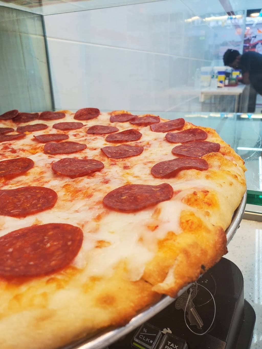 Yankees 99 cent hot pizza | restaurant | 52 E 161 St, The Bronx, NY 10451, USA | 3475905903 OR +1 347-590-5903