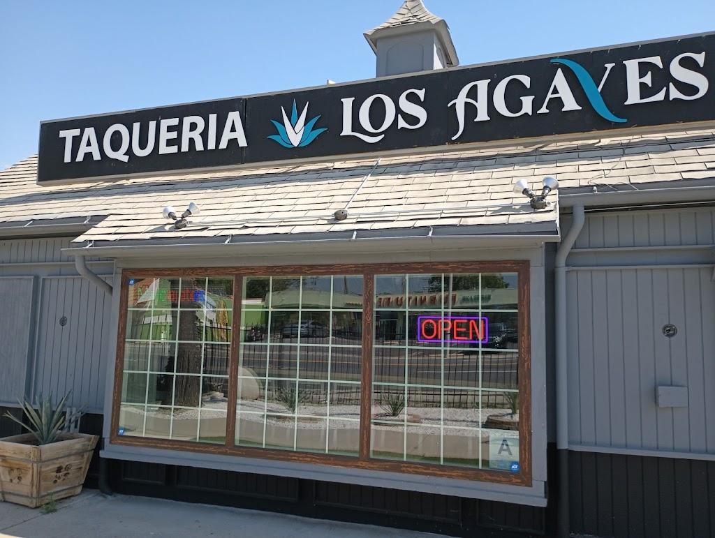 Los Agaves Taqueria | restaurant | 145 E Highland Ave, San Bernardino, CA 92404, USA | 9094749446 OR +1 909-474-9446