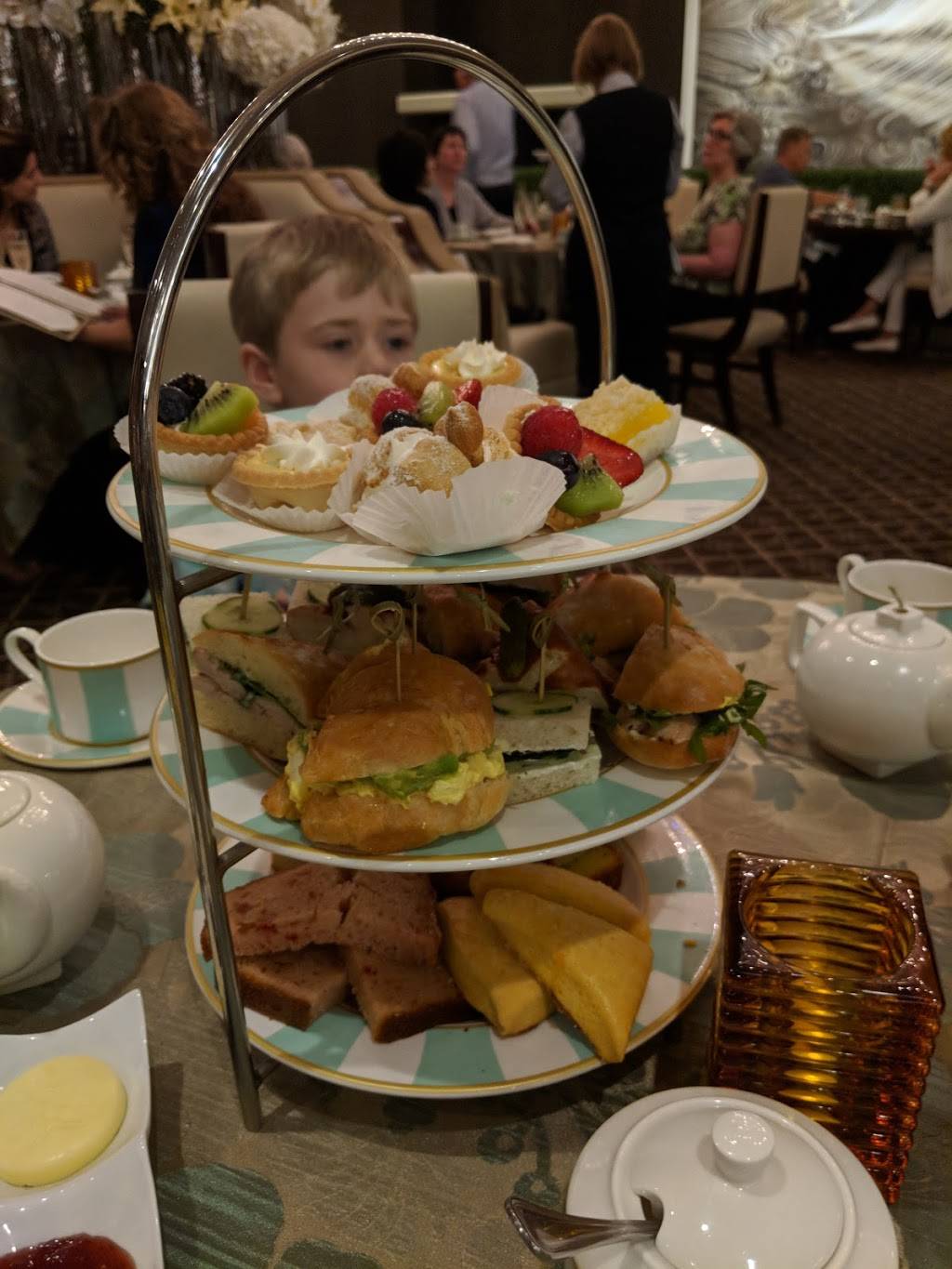 Lucille Restaurant At Drury Lane | restaurant | 100 Drury Lane, Oakbrook Terrace, IL 60181, USA | 6305308300 OR +1 630-530-8300