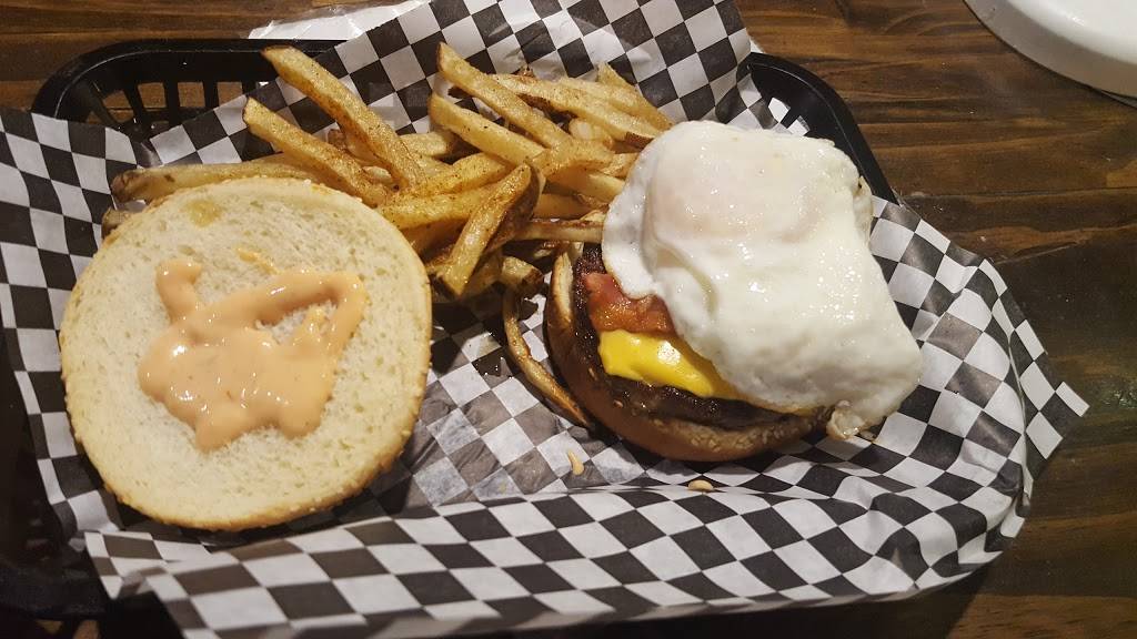 Schoonerville Sports Bar & Grill | restaurant | 8901 De Soto Ave, Canoga Park, CA 91304, USA | 8185271231 OR +1 818-527-1231