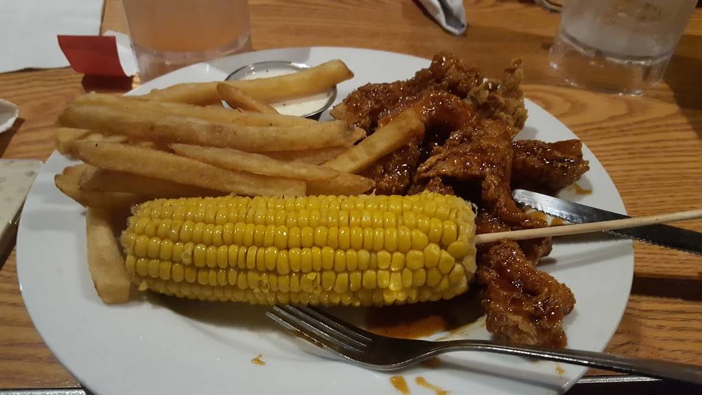 Chilis Grill & Bar | meal takeaway | 50 Middle Ave, Holtsville, NY 11742, USA | 6316543834 OR +1 631-654-3834