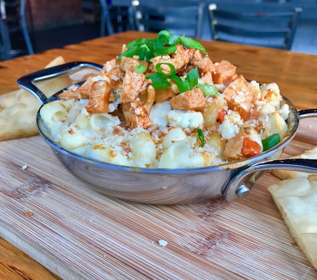 The Flats on Carson | restaurant | 1500 E Carson St, Pittsburgh, PA 15203, USA | 4125867644 OR +1 412-586-7644