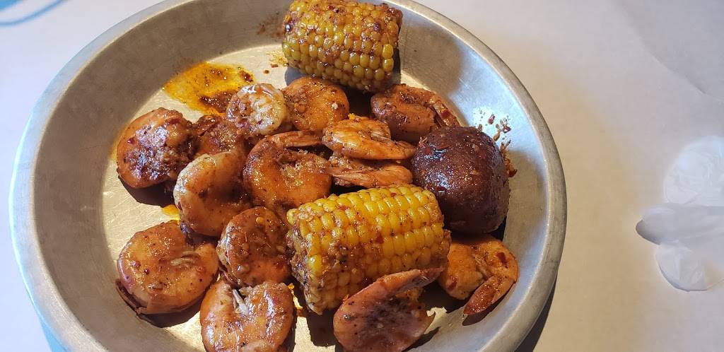 Lakeside Boiling Seafood | restaurant | 4825 Northwest Expy, Oklahoma City, OK 73132, USA | 4057202188 OR +1 405-720-2188