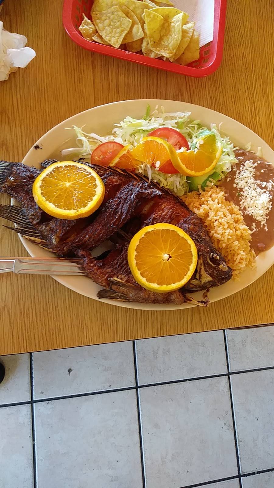 Taqueria Y Antojitos El Torito | restaurant | 3060 Monterey Rd, San Jose, CA 95111, USA | 4083653299 OR +1 408-365-3299