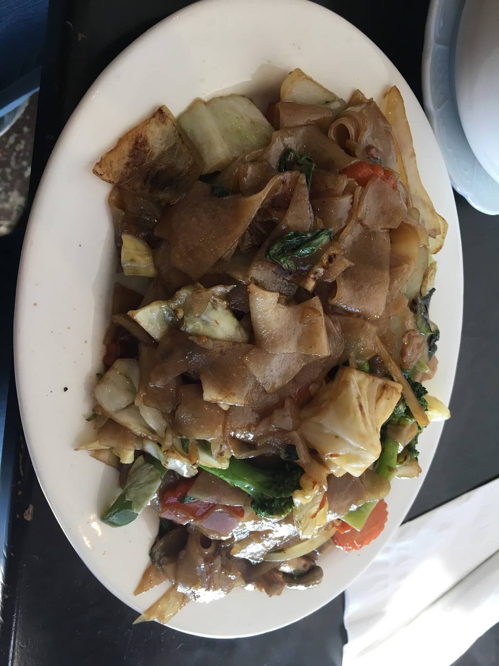 Joom Bangkok Cafe | restaurant | 7825 Beverly Blvd #2, Los Angeles, CA 90036, USA | 3239389650 OR +1 323-938-9650