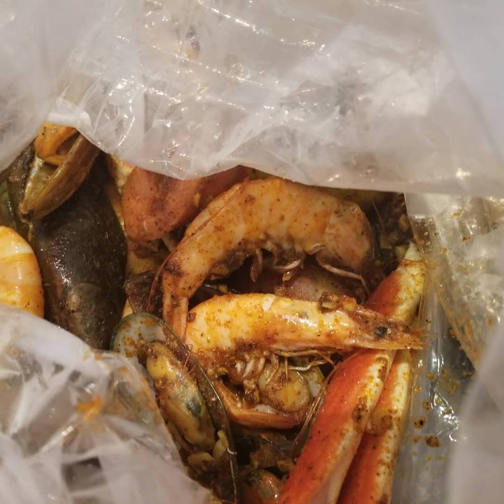 LETS SEA Bag n Roll | restaurant | 17901 Pioneer Blvd, Artesia, CA 90701, USA | 5624020999 OR +1 562-402-0999