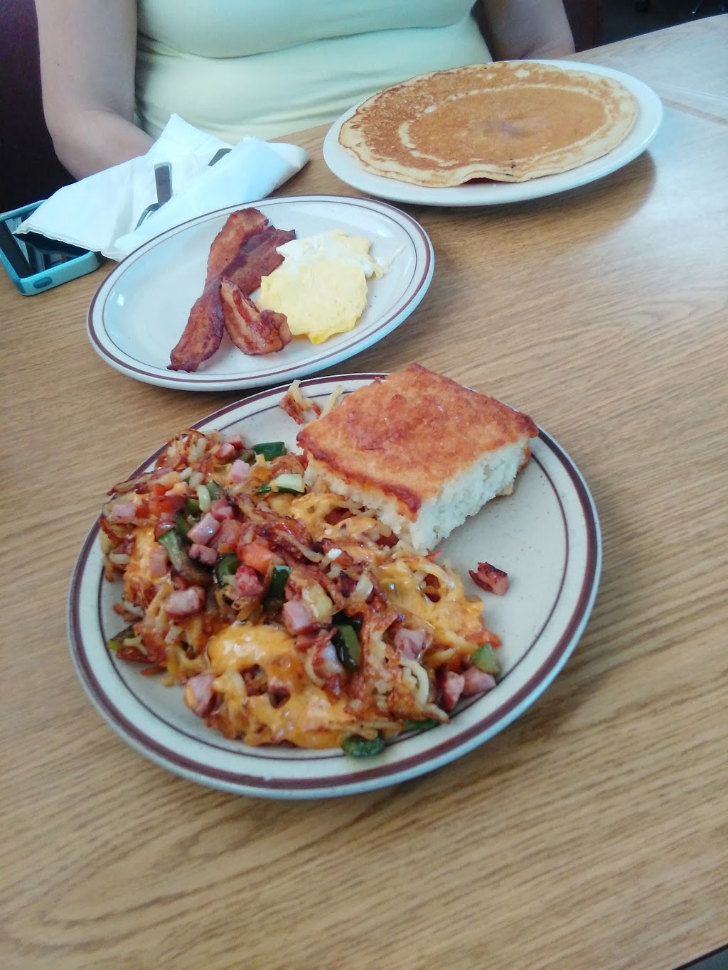 Apalachee Restaurant | restaurant | 10536 FL-20, Bristol, FL 32321, USA | 8506432264 OR +1 850-643-2264