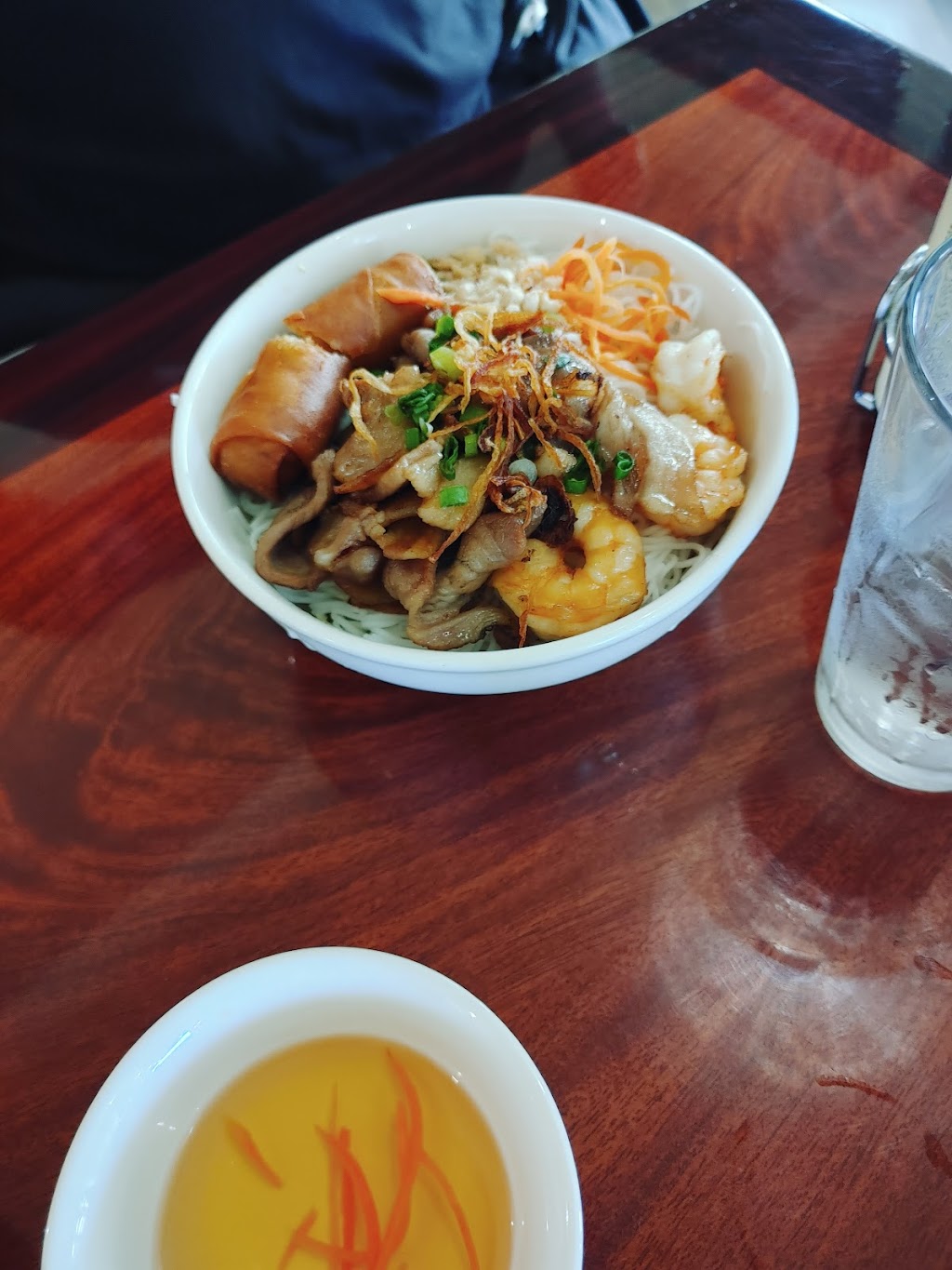 Miss Saigon Pho and Bar | restaurant | 920 N State St, Ukiah, CA 95482, USA | 7076219055 OR +1 707-621-9055