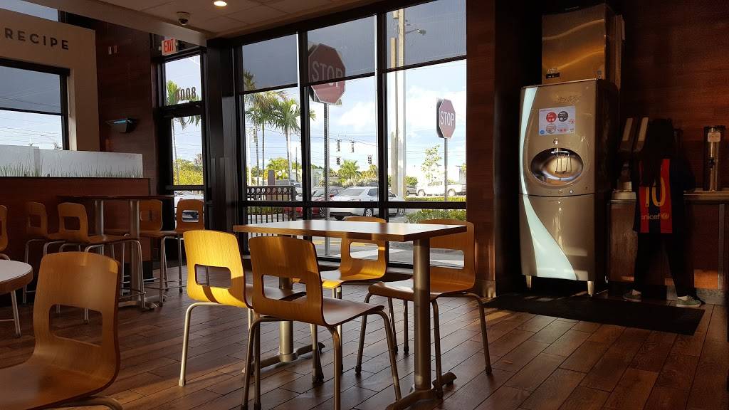 Wendys | restaurant | 8000 Pines Blvd, Pembroke Pines, FL 33024, USA | 9544990742 OR +1 954-499-0742