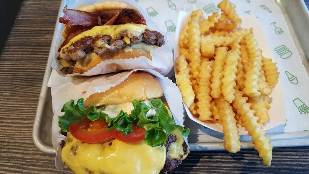 Shake Shack | restaurant | 60 E Broadway #332, Bloomington, MN 55425, USA | 9524666056 OR +1 952-466-6056