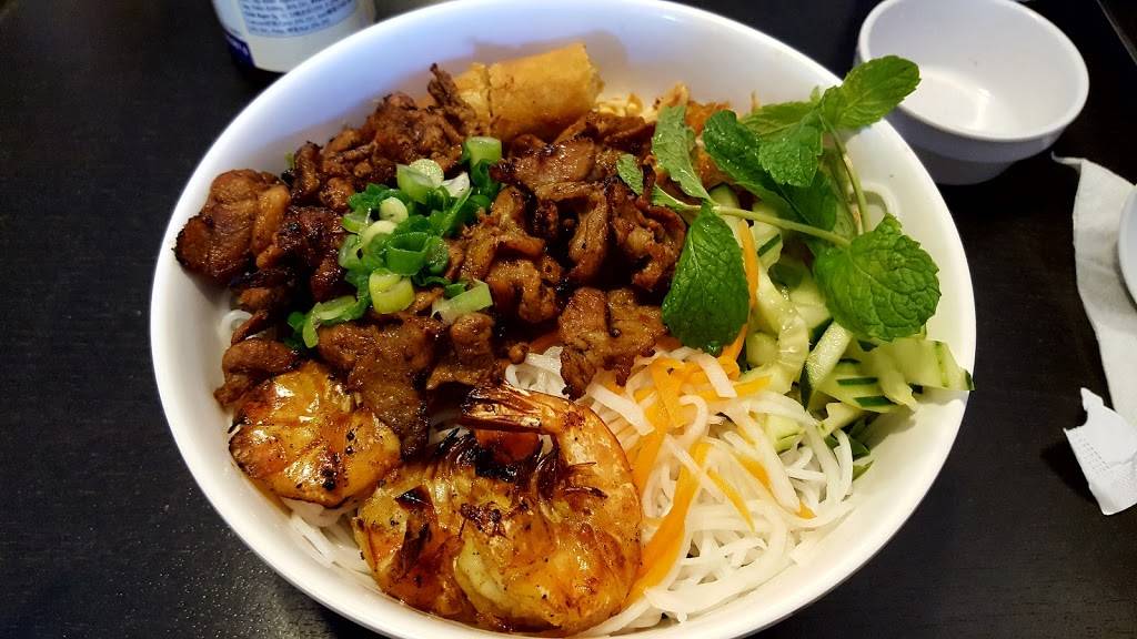 Simply Pho Noodle House | restaurant | 424 S Main St suite f, Orange, CA 92868, USA | 7149124020 OR +1 714-912-4020