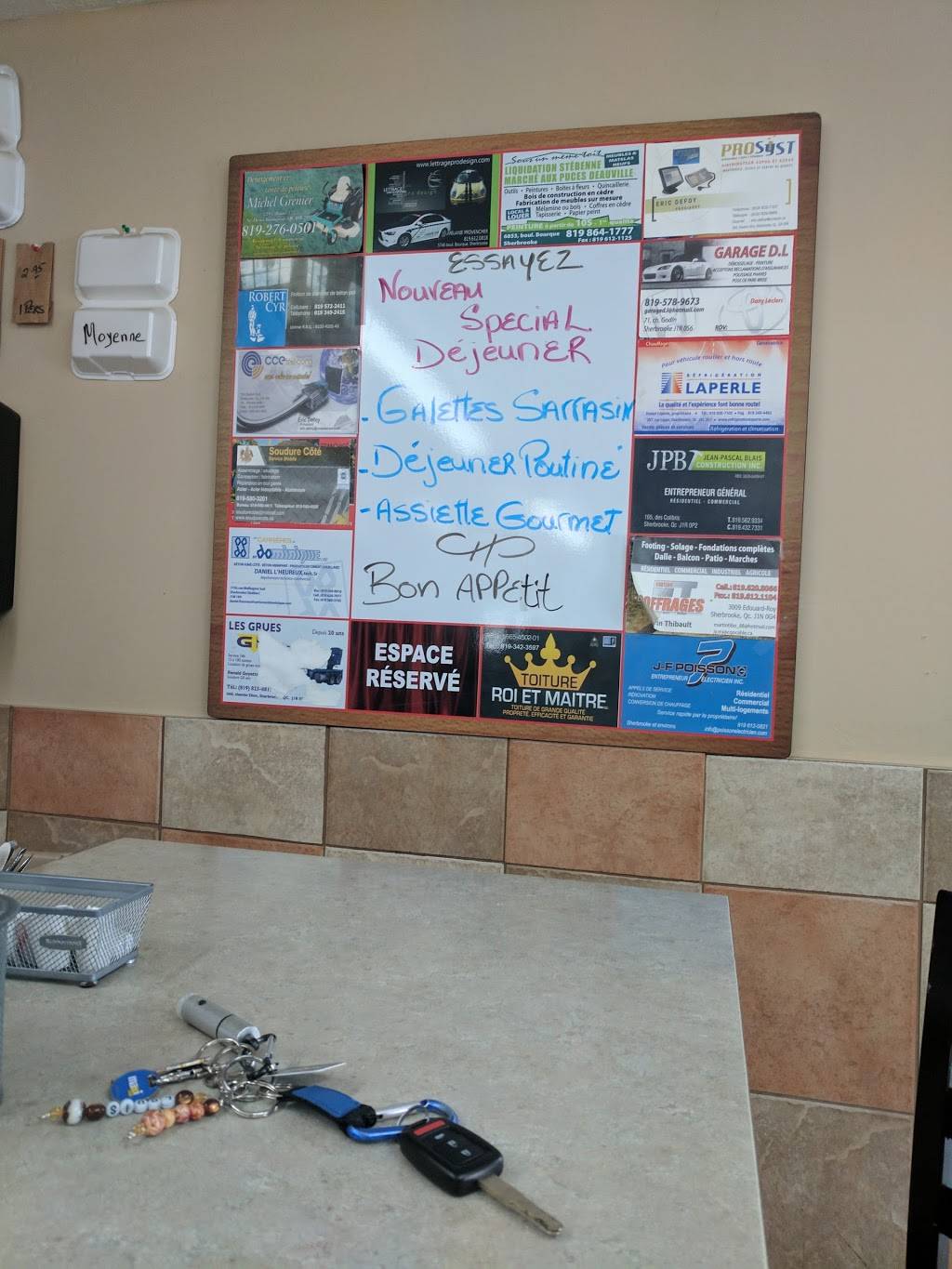 Cafe Richard | restaurant | Boulevard Industriel, Sherbrooke, QC J1R 0P4, Canada | 8195648033 OR +1 819-564-8033