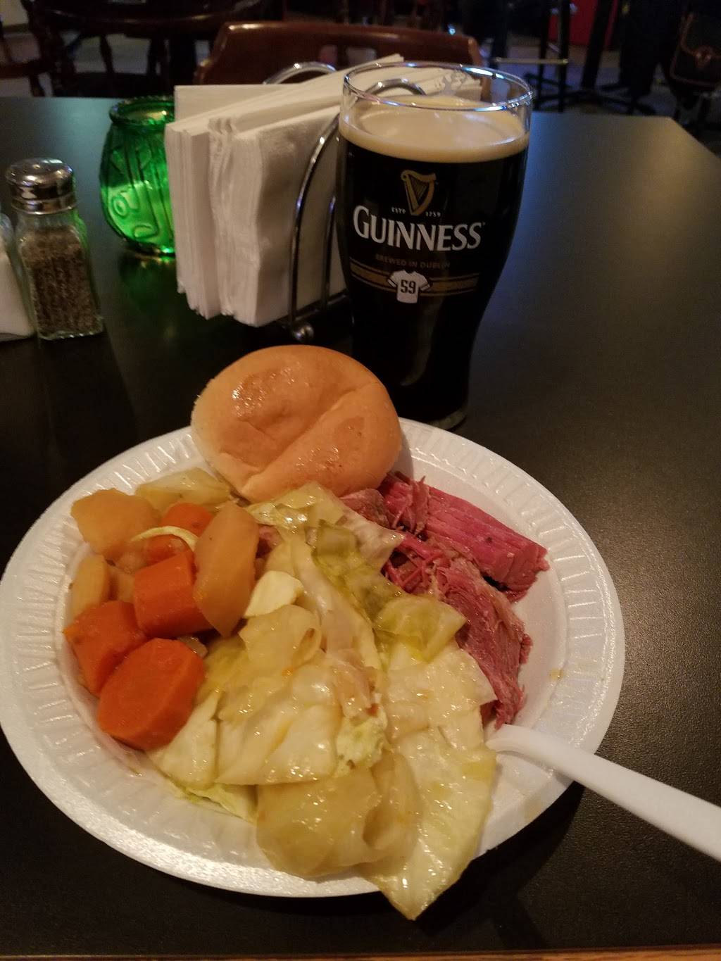 Mannings Irish Pub | restaurant | 3015 N 15th St, Sheboygan, WI 53083, USA | 9202080343 OR +1 920-208-0343