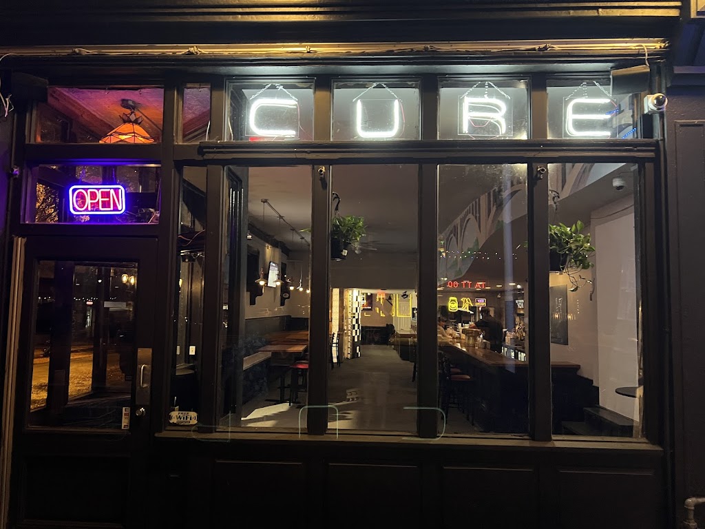 Aura Bar & Grill | restaurant | 2401 W Main St, Richmond, VA 23220, USA | 8046833835 OR +1 804-683-3835