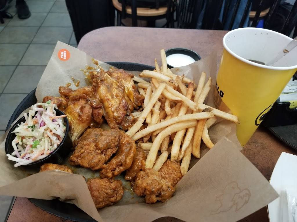Buffalo Wild Wings | restaurant | 7800 Airport Blvd C-104, Houston, TX 77061, USA | 7136431326 OR +1 713-643-1326