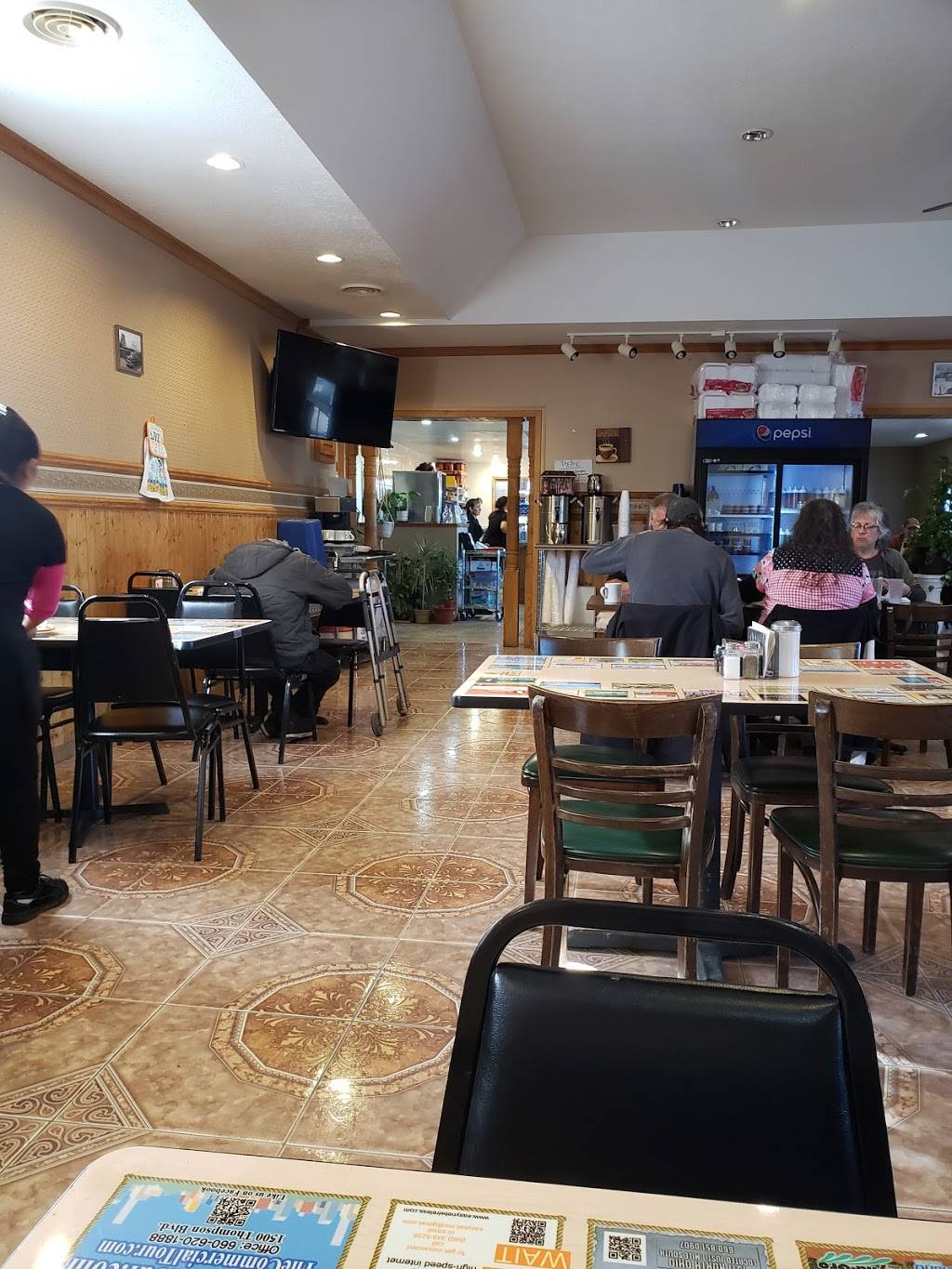 Claras North 65 Cafe | restaurant | 22938 US-65, Sedalia, MO 65301, USA | 6608293322 OR +1 660-829-3322