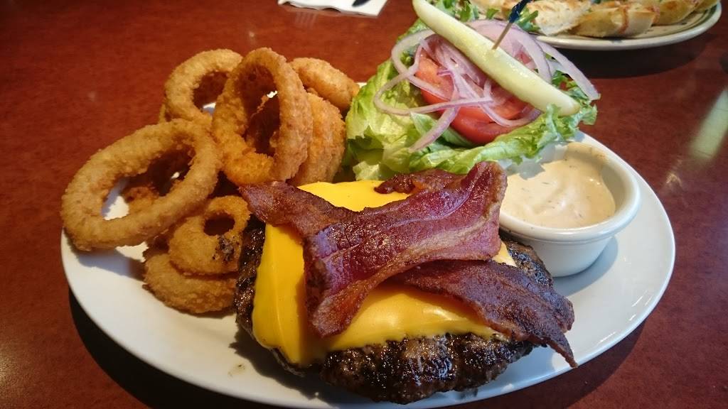 Gators Sports Bar & Grill | restaurant | 21609 84th Ave S, Kent, WA 98032, USA | 2534370362 OR +1 253-437-0362