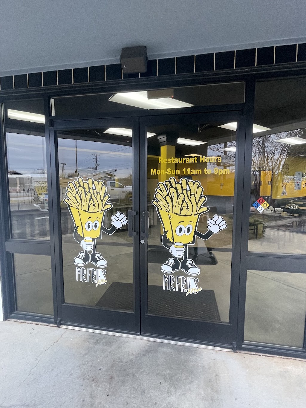 Mr. Fries Man | restaurant | 95 Halton Rd, Greenville, SC 29607, USA | 8642524900 OR +1 864-252-4900