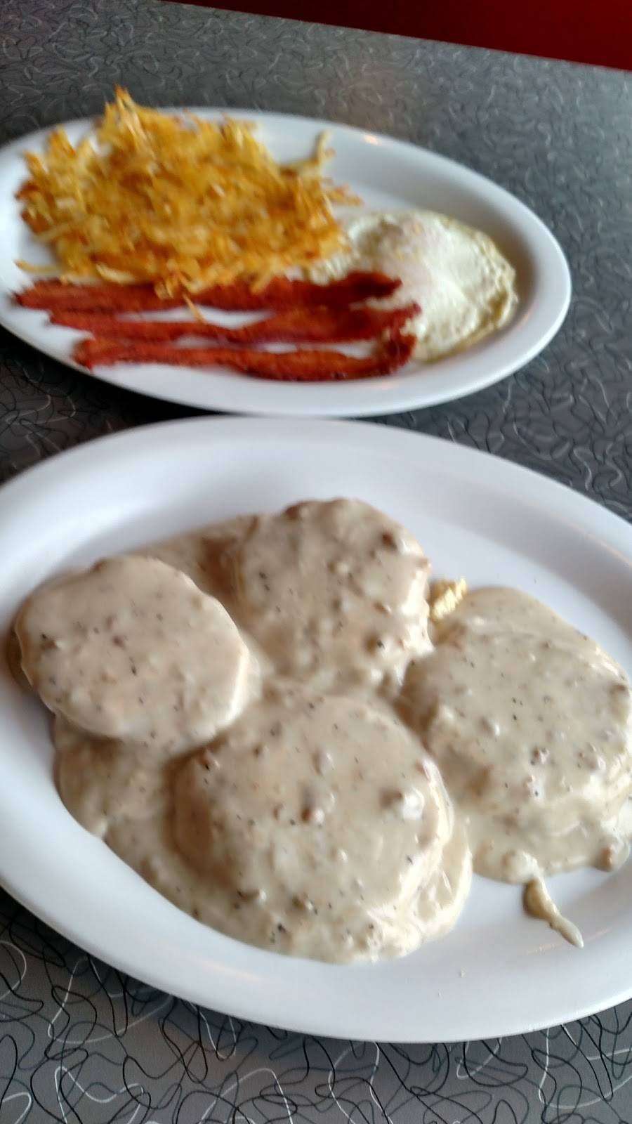 Gravys Diner | restaurant | 4129 University Ave, Cedar Falls, IA 50613, USA | 3192662117 OR +1 319-266-2117