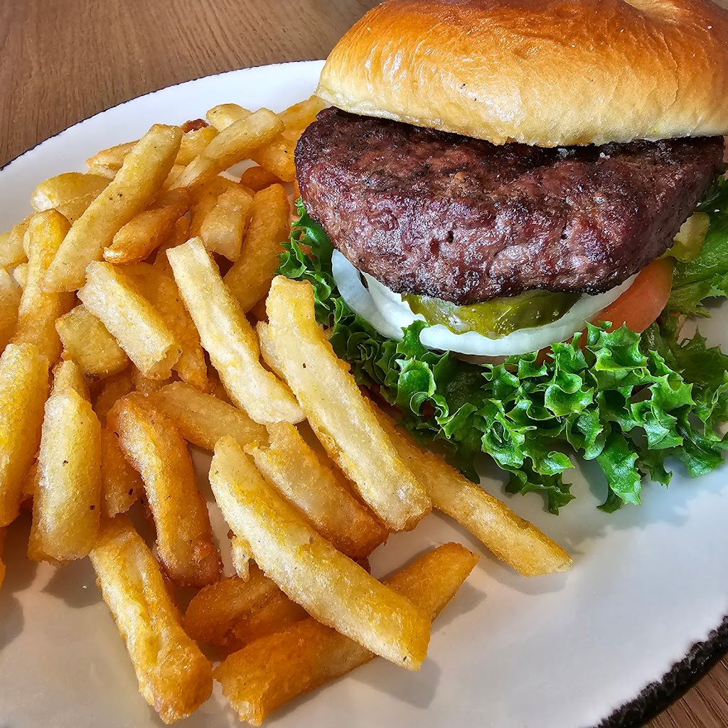 The Cutting Board | restaurant | 15015 Kinsman Rd, Middlefield, OH 44062, USA | 4404260129 OR +1 440-426-0129