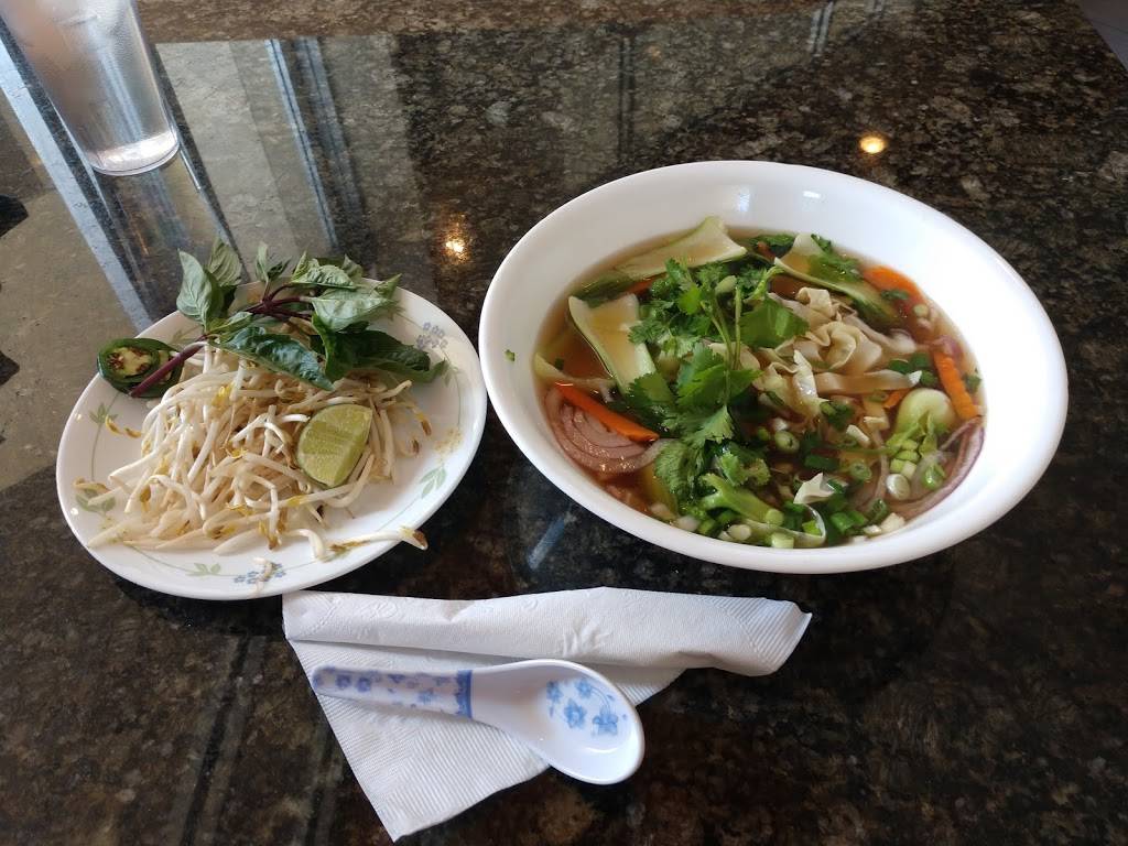 Pho VN Bistro | restaurant | 10003 NW Military Hwy #3101, San Antonio, TX 78231, USA | 2109949638 OR +1 210-994-9638