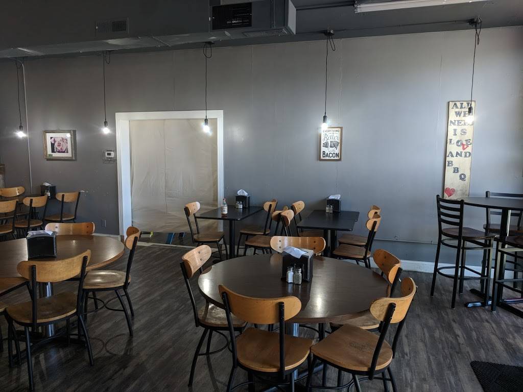 Mountain Que | restaurant | 2725 Main St, Hurricane, WV 25526, USA | 3045538747 OR +1 304-553-8747